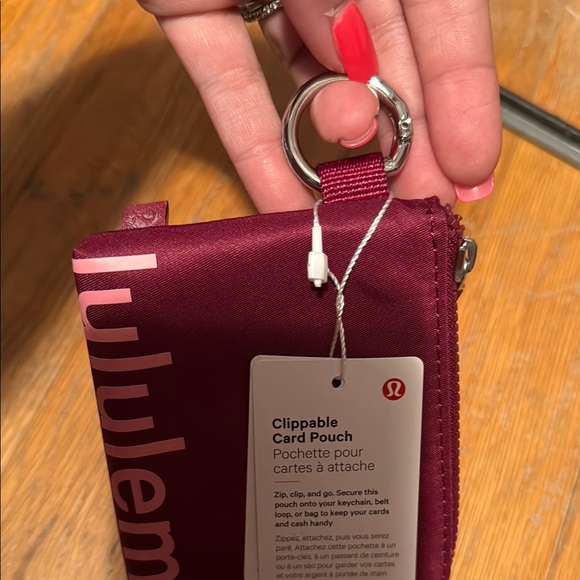 Lululemon NWT Card pouch - Picture 4 of 4